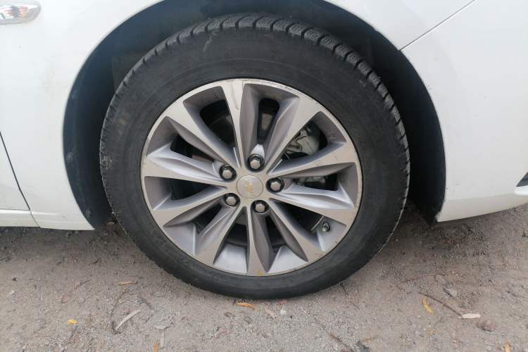 Used Chevrolet Monza 2022 320 Automatic Enjoyment Sunroof Version Right Front Wheel Hub
