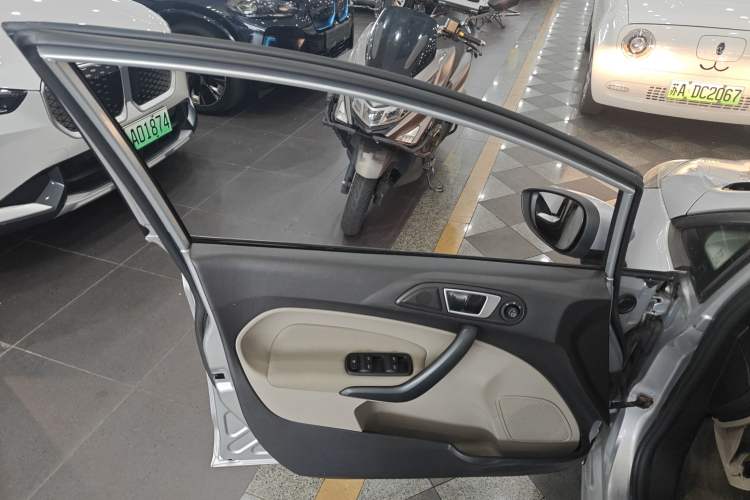 Used Ford Fiesta 2013 Sedan 1.5L Manual Fashion Edition