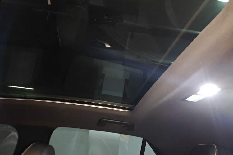 Used Volkswagen ID.3 2024 Outstanding Edition Headliner