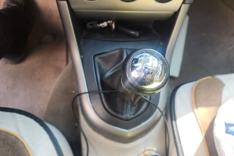 Used Peugeot 408 2011 1.6L Manual Comfort Edition Gear Lever