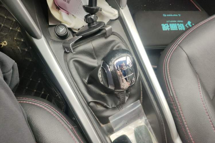 Used Citroen C3-XR 2015 1.6L Manual Fashion Edition Gear Lever