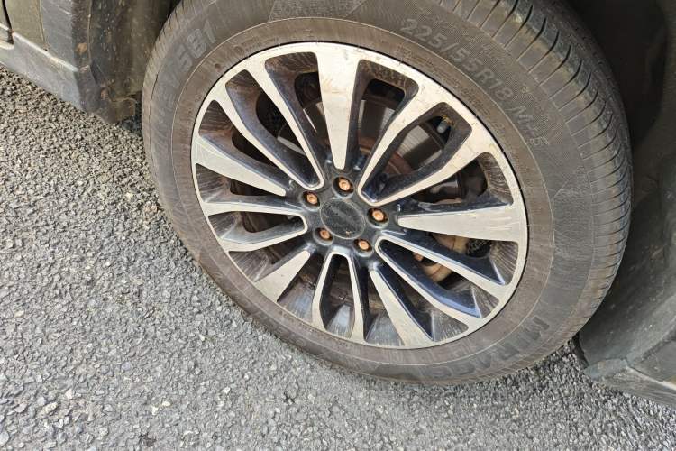 Used GAC Trumpchi GS5 Super 2015 1.8T Automatic Two-Wheel Drive Luxury Edition Right Front Wheel Hub