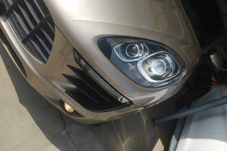 Used Porsche Macan 2017 Macan 2.0T Left Front Headlight