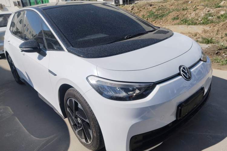 Used Volkswagen ID.3 2021 Pure Edition Front Right 45 Deg