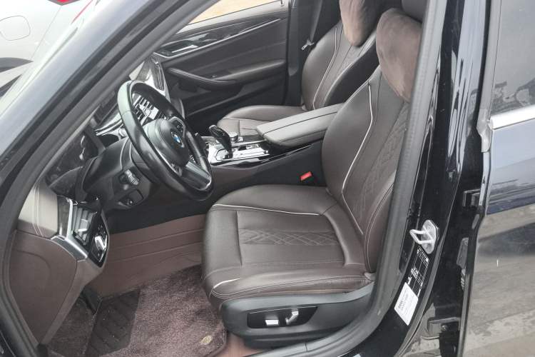 Used BMW 5 Series 2022 Restyled 525Li M Sport Package Left Front Seat