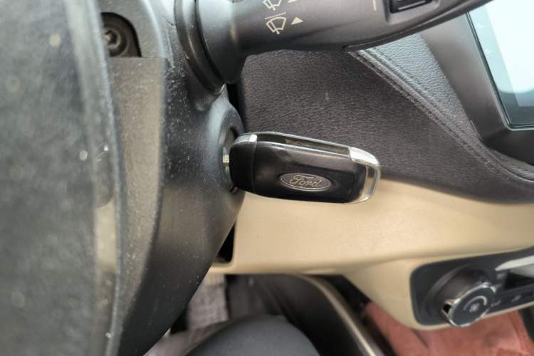 Used Ford Escort 2015 1.5L Automatic Fashion Model Vehicle Key