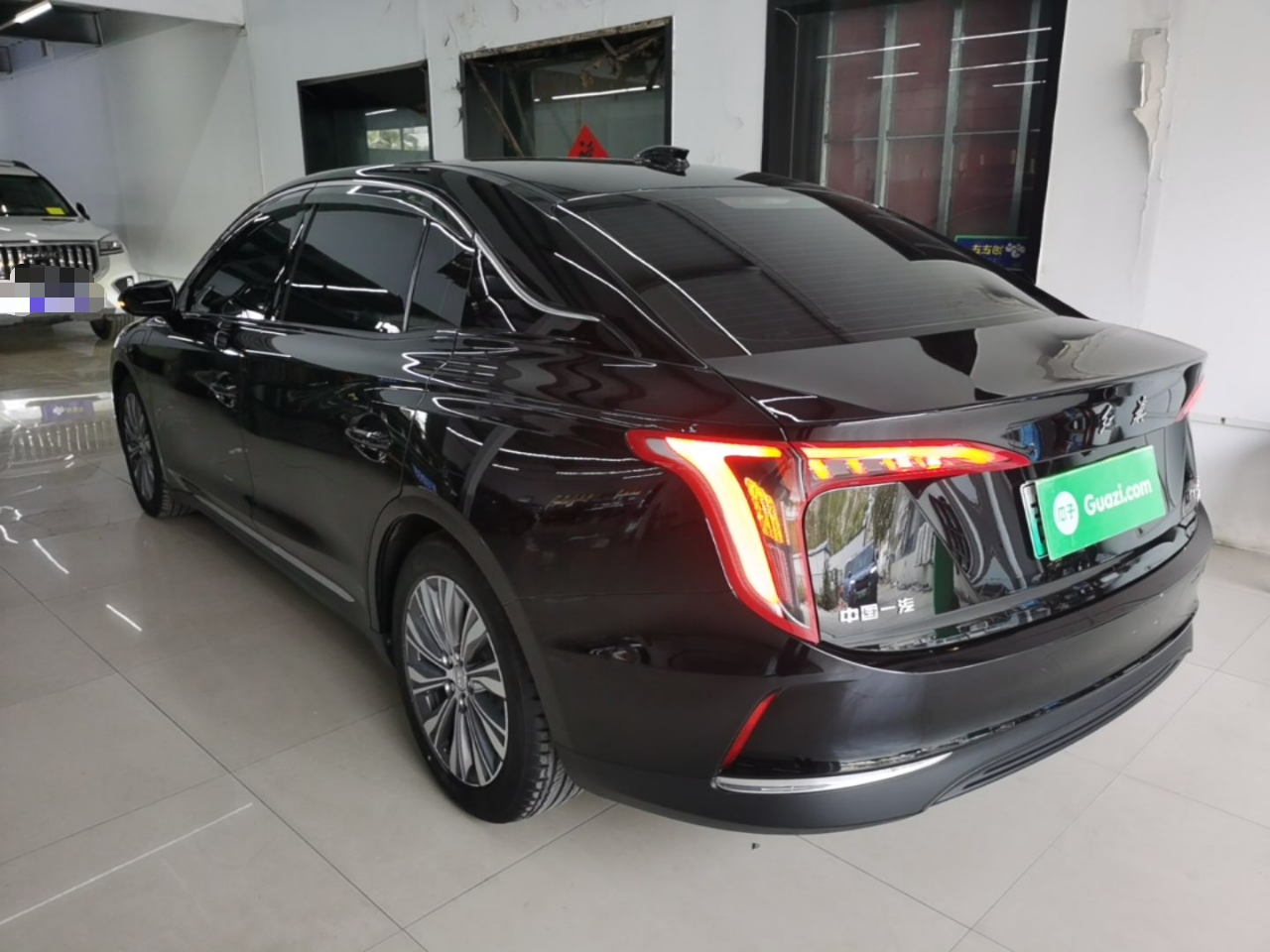 Hongqi E-QM5 2024 610 km PLUS — снимка 4