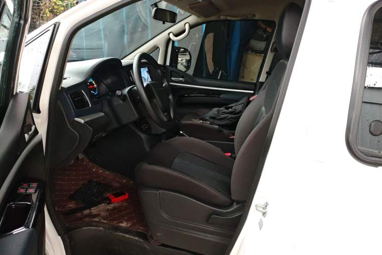 Used FORTHING Lingzhi M5 2025 Model 110km Range-Extended Comfort Version, 7 Seats
