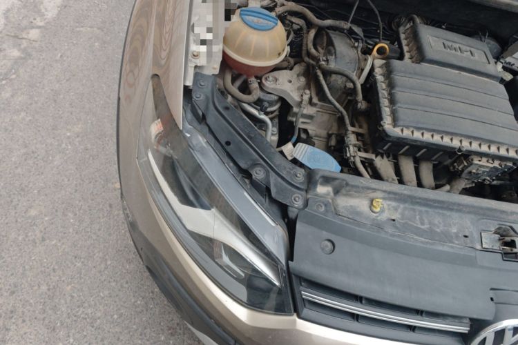 Used Volkswagen Polo 2016 1.4L Cross Polo Automatic Right Front Headlight