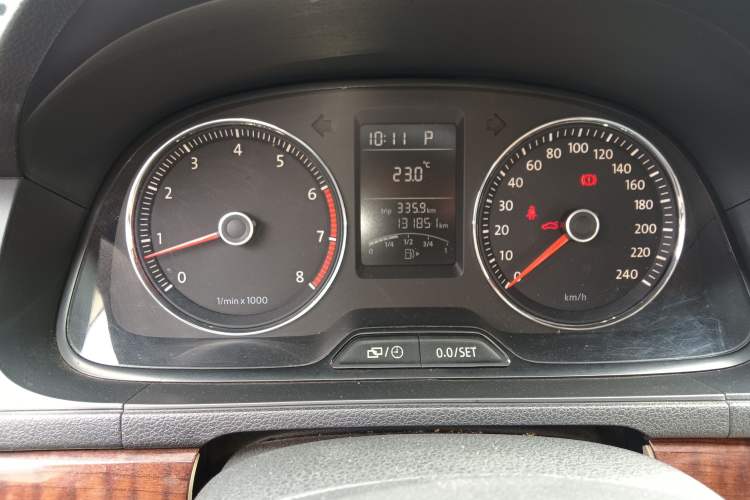 Used Volkswagen Lavida 2013 1.4TSI DSG Comfort Edition Instrument Cluster