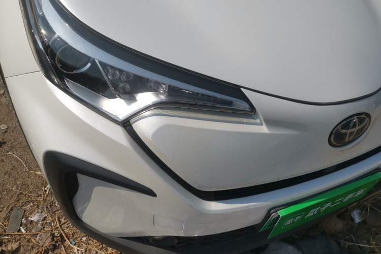 Used Toyota C-HR EV 2020 Luxury Sunroof Edition Right Front Headlight