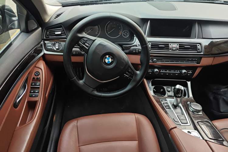 Used BMW 5 Series 2014 528Li Leading Model Steering Wheel