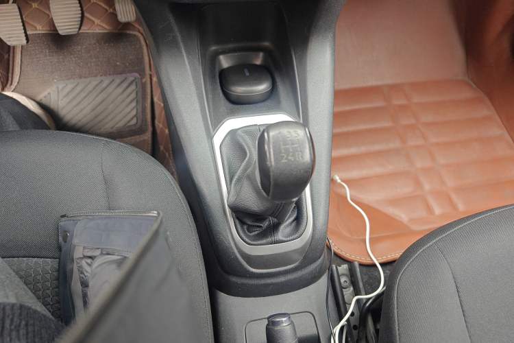 Used Peugeot 301 2014 1.6L Manual Comfort Edition Gear Lever