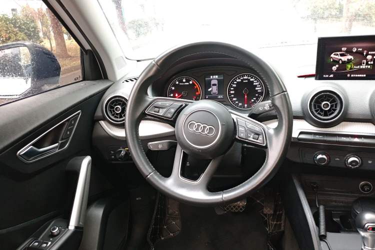 Used Audi Q2L 2021 35 TFSI Progressive Dynamic Edition Steering Wheel