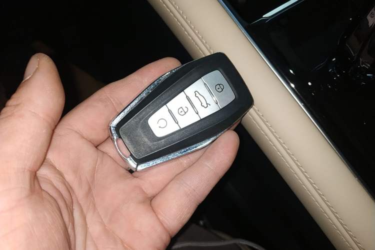 Used Geely Auto Monjaro L 2025 Dongfang Yao 2.0TD Automatic Lanxing Edition
