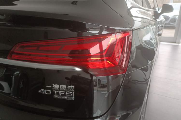 Used Audi Q5L Sportback 2021 40 TFSI Fashion Model Right Rear Taillight