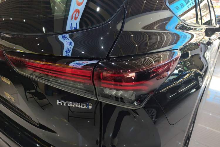 Used Toyota Crown Kluger 2023 2.5L HEV Four-Wheel Drive Luxury Edition Right Rear Taillight