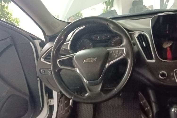 Used Chevrolet Malibu XL 2017 1.5T Automatic Ruichi Edition Steering Wheel