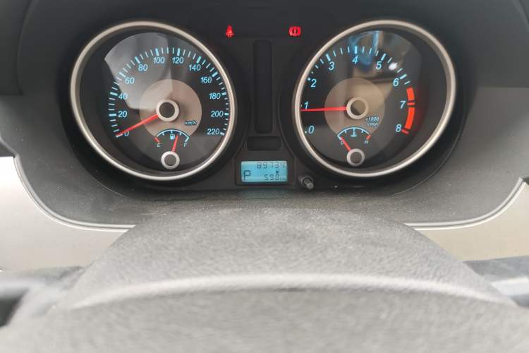 Used Buick Excelle 2013 1.5L Automatic Classic Model Odometer Close Up