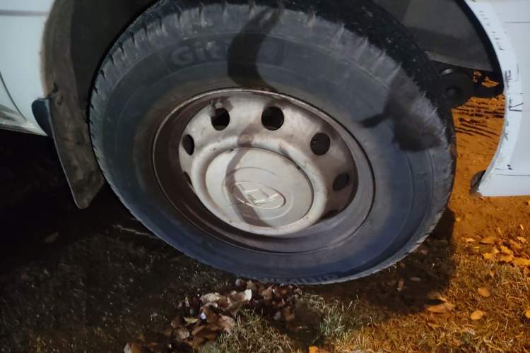 Used SAIC MAXUS Xintu V80 2018 2.5T 6-Speed Manual Aoyuntong Facelifted Short Wheelbase Mid-Height 5-6-Seater Right Front Wheel Hub