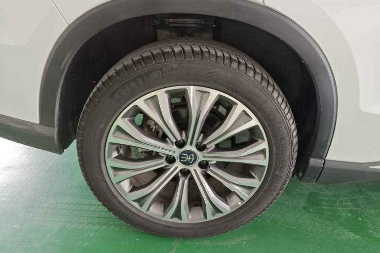 Used BYD Song Pro New Energy 2022 DM-i 110km Flagship Pro Model Right Rear Wheel Hub