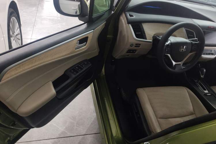 Used Honda Jade 2014 1.8L CVT Luxury Edition 5 seats Driver Seat