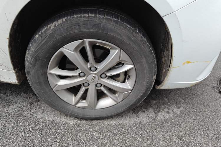 Used Geely Auto Emgrand New Energy 2022 EV Pro Ride-Hailing Version Lithium Iron Phosphate Right Front Wheel Hub