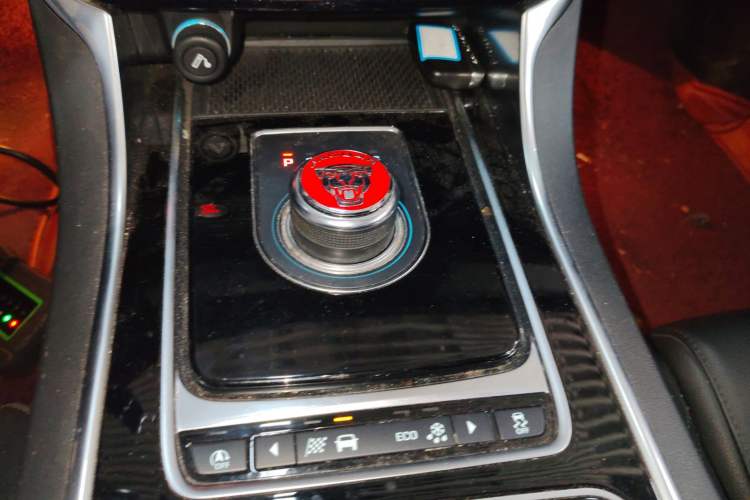 Used Jaguar XFL 2019 XFL 2.0T 200PS Two-Wheel-Drive Luxury Edition
