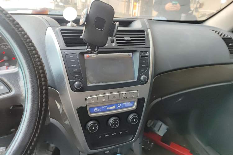 Used Geely Auto GX7 2012 2.0L Manual Executive Edition