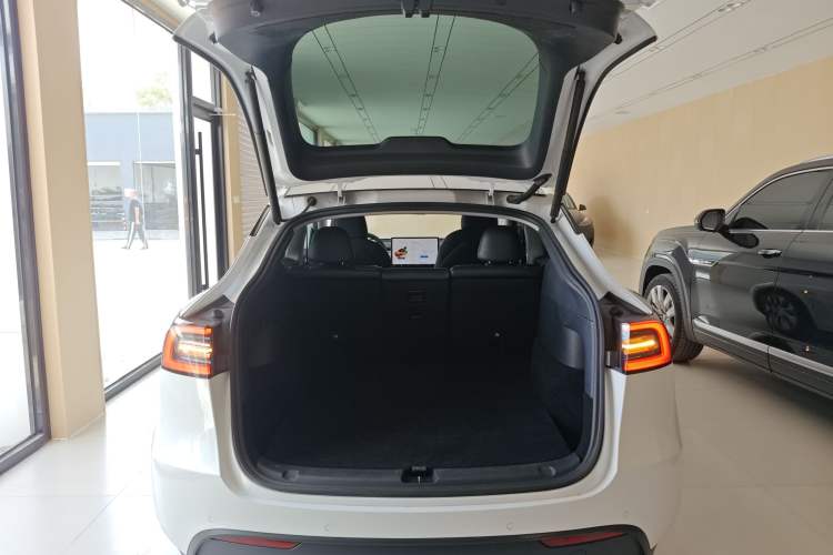 Used Tesla Model Y 2022 Rear-Wheel-Drive Version