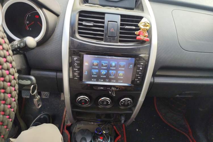 Used Changan CX20 2014 1.4L Manual Sunroof Navigation Version China V Standard