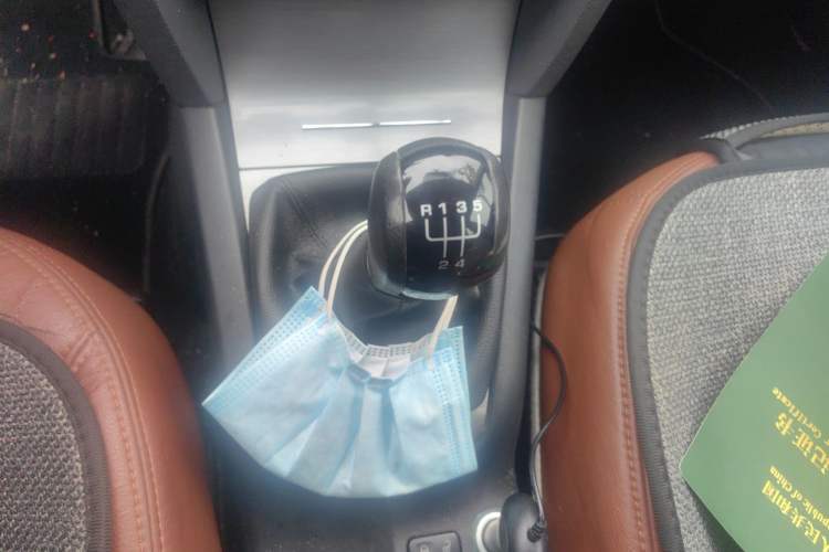 Used Skoda Octavia 2012 1.6L Manual Eado Edition Gear Lever