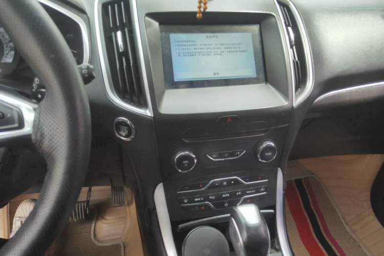 Used Ford Edge 2016 EcoBoost 245 Four-Wheel Drive Titanium Edition 7-Seater
