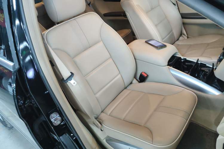 Used Mercedes-Benz R-Class 2017 R 320 4MATIC Business Edition Prestige Model
