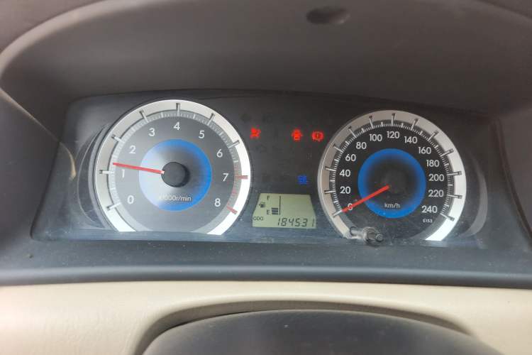 Used Toyota Corolla EX 2013 1.6L Manual Luxury Edition