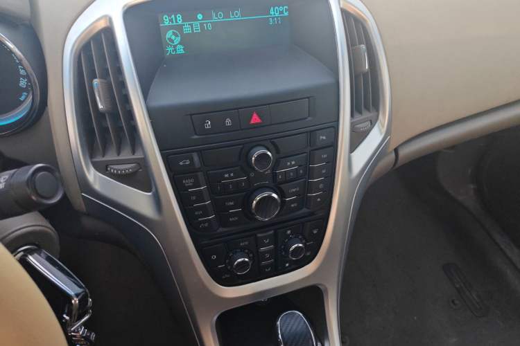 Used Buick GT 2013 GT 1.6L Automatic Fashion Edition Audio And AC Panel