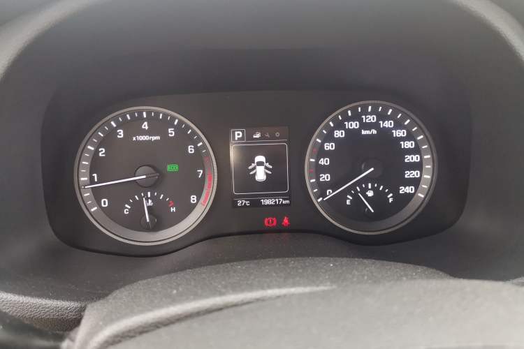 Used Hyundai Tucson 2015 1.6T Dual-Clutch Two-Wheel-Drive Smart Model Instrument Cluster