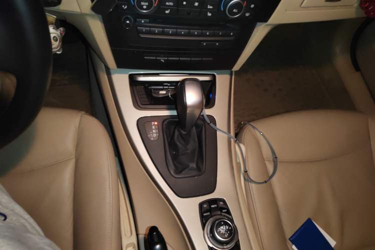 Used BMW 3 Series 2011 320i Luxury Edition