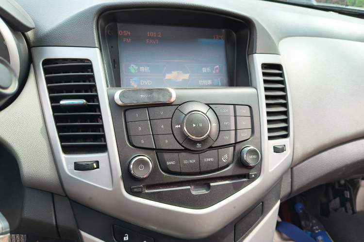 Used Chevrolet Cruze 2012 1.6L SL Grand Edition Manual Transmission Audio And AC Panel