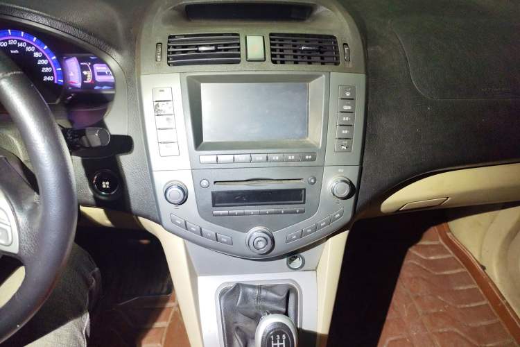 Used BYD S6 2011 2.0L Manual Luxury Version