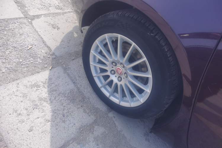 Used Jaguar XF 2016 XF 2.0T Two-Wheel-Drive Luxury Edition
