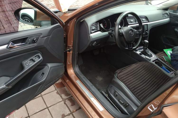 Used Volkswagen Lamando 2015 280TSI DSG Luxury Edition Driver Seat