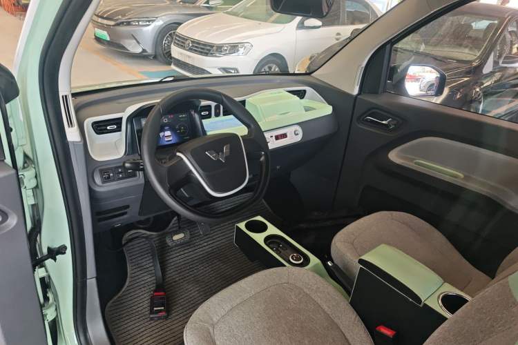 Used Wuling Hongguang MINIEV 2022 Macaron Premium Model – Lithium Ternary Battery