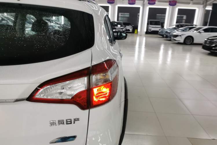 Used Venucia T70X 2016 2.0L CVT SmartFun Sport Edition