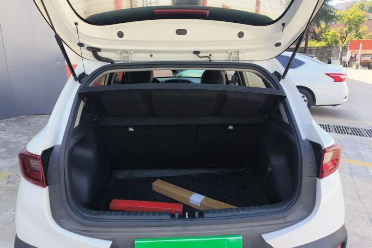 Used Kia kx1 Stonic 2019 1.4L Automatic Sport Edition China VI Trunk