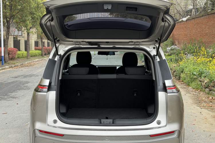 Used AION Y 2023 Plus 510 Enjoy Edition Trunk