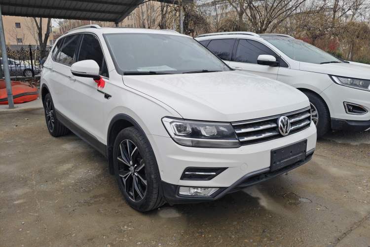 Used Volkswagen Tiguan L 2020 330TSI Automatic Two-Wheel Drive Smart Luxury Edition China VI Standard