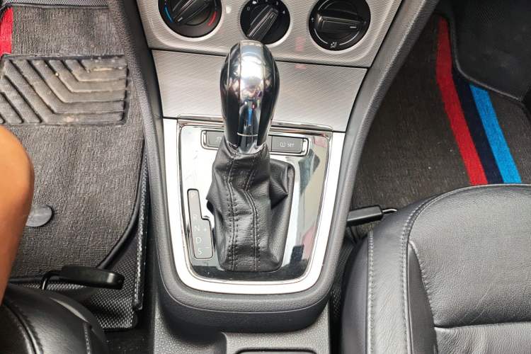 Used Volkswagen Gran Lavida 2013 1.4 TSI Automatic Comfort Model
