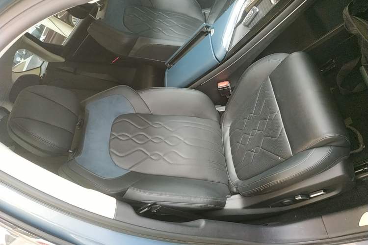 Used VOYAH FREE 2021 Two-Wheel Drive Standard Pure Electric City Edition Right Front Seat