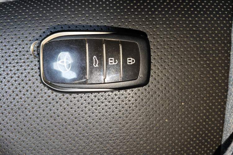 Used Toyota Avalon 2024 Dual-Motor 2.0L Luxury Edition